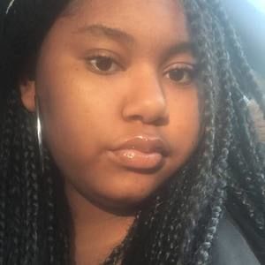 Meet your Posher, Makayla